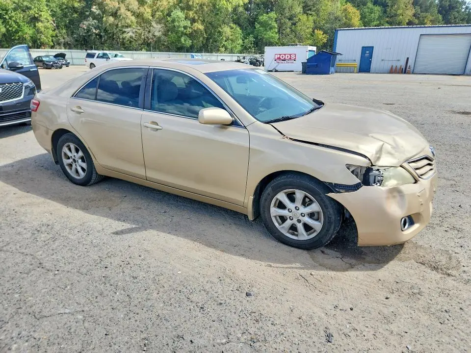 2011 TOYOTA CAMRY LE  