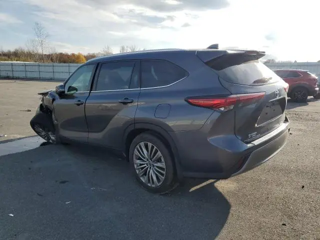 2022 TOYOTA HIGHLANDER PLATINUM  