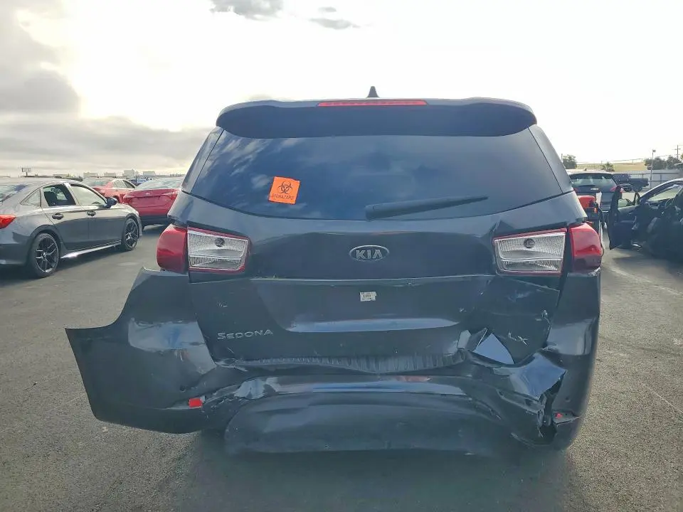 2018 KIA SEDONA LX  