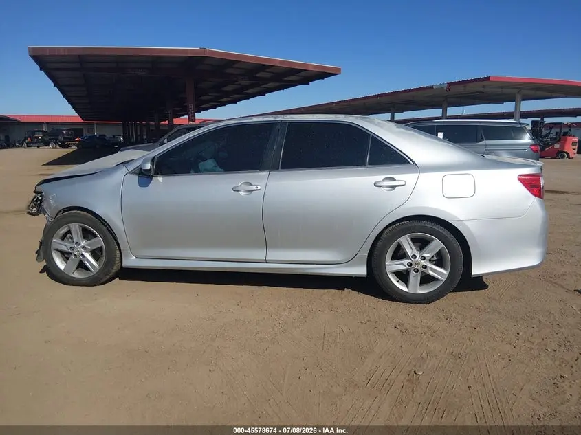 2012 TOYOTA CAMRY SE