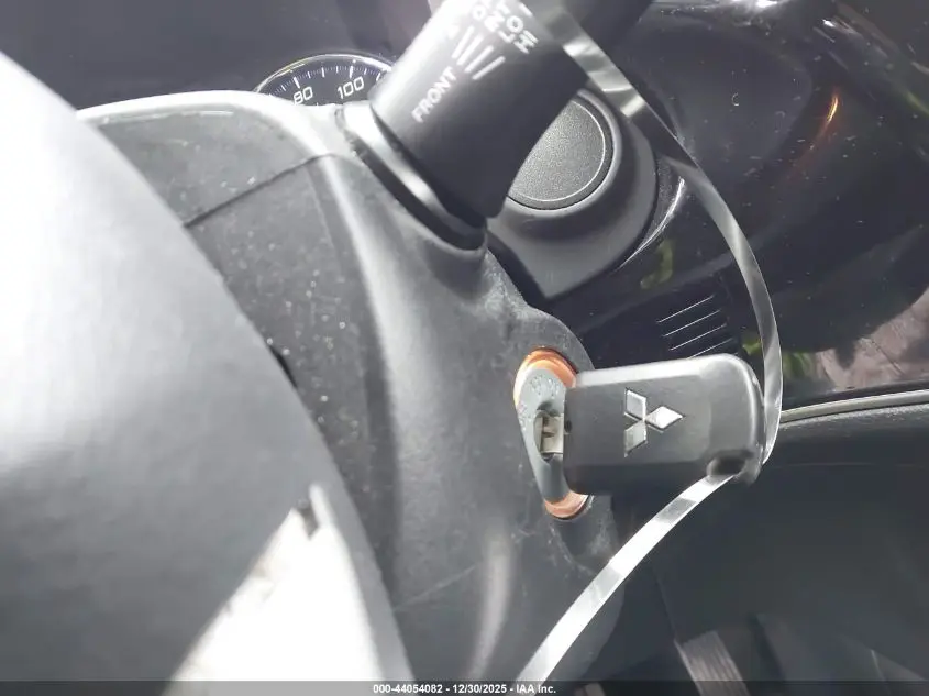 2019 MITSUBISHI OUTLANDER ES