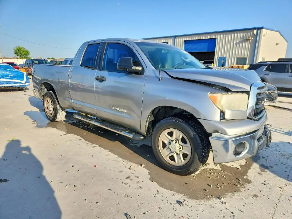 2011 TOYOTA TUNDRA DOUBLE CAB SR5  