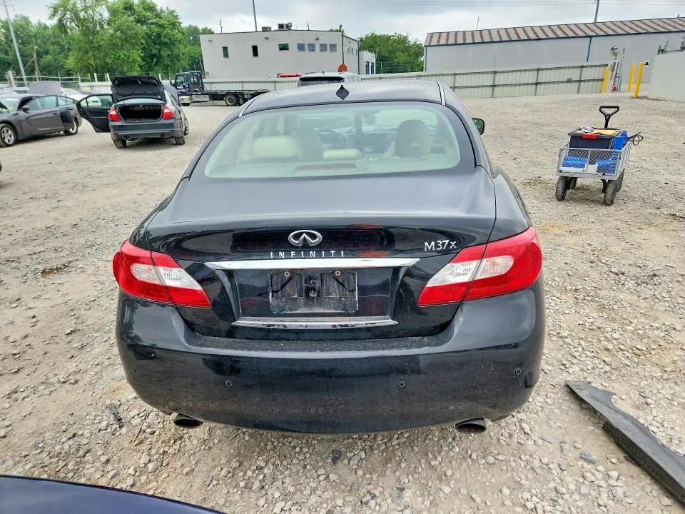 2013 INFINITI M37 X  