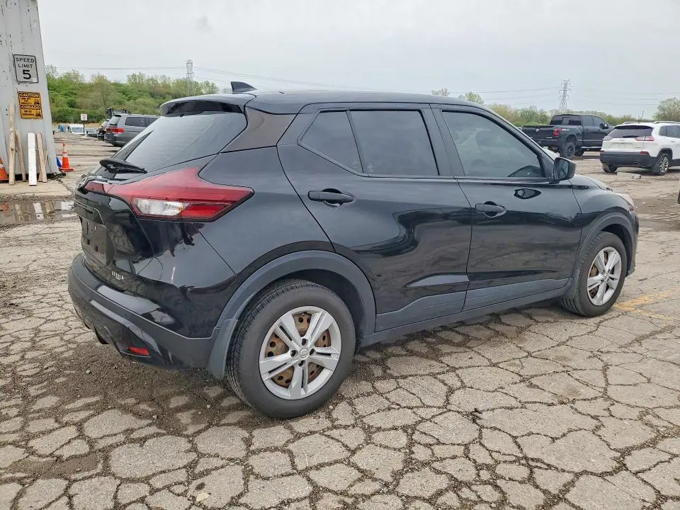 2022 NISSAN KICKS S  