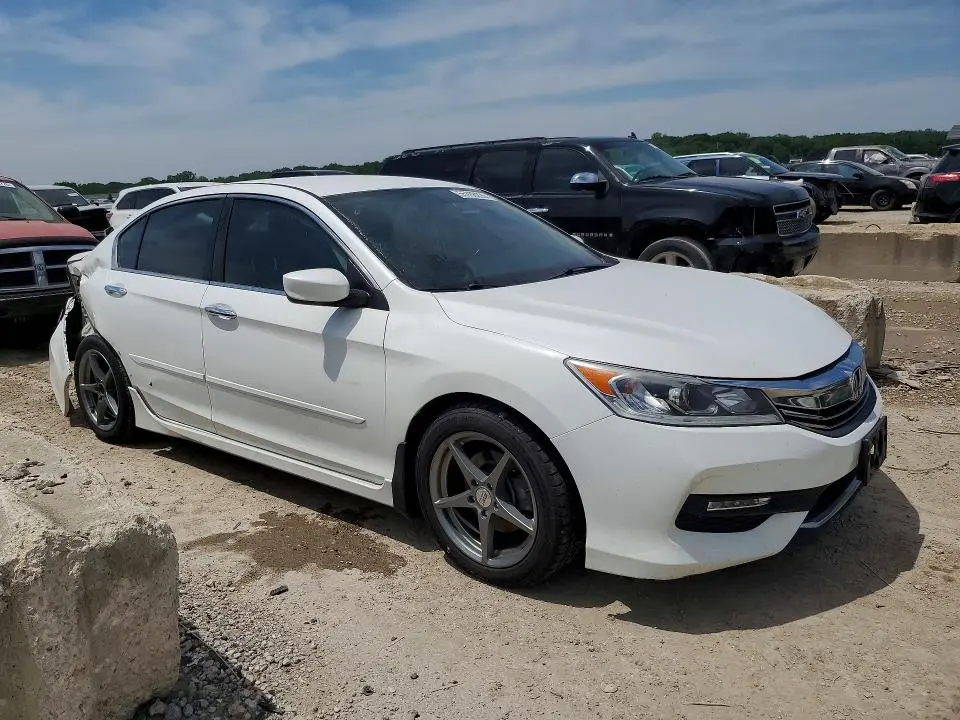 2017 HONDA ACCORD   