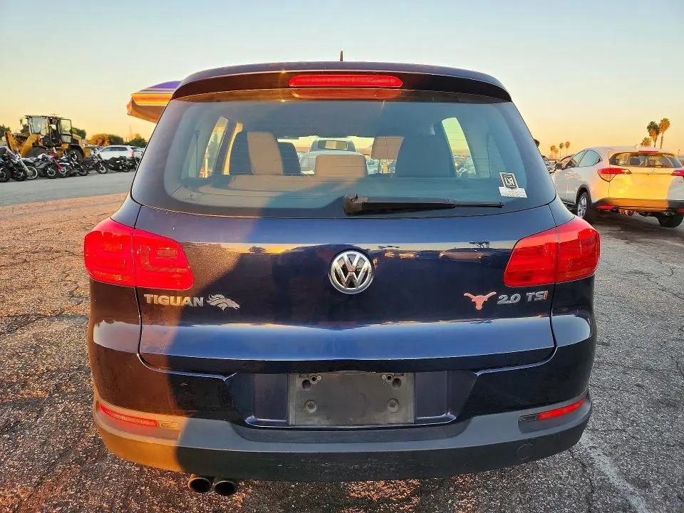 2013 VOLKSWAGEN TIGUAN S  