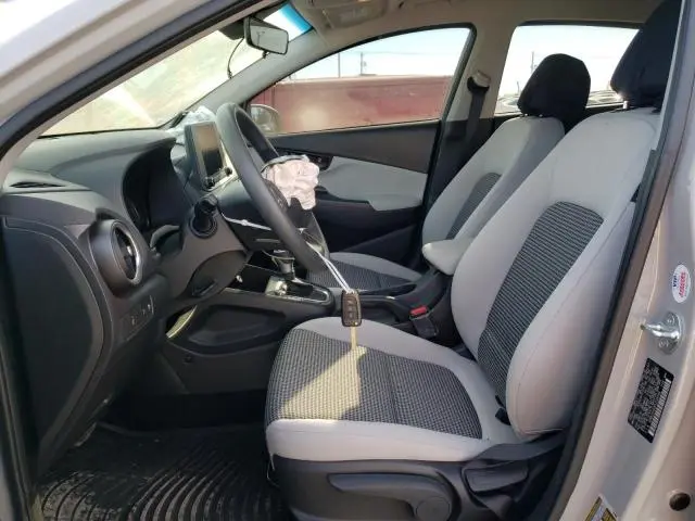 2023 HYUNDAI KONA SE  