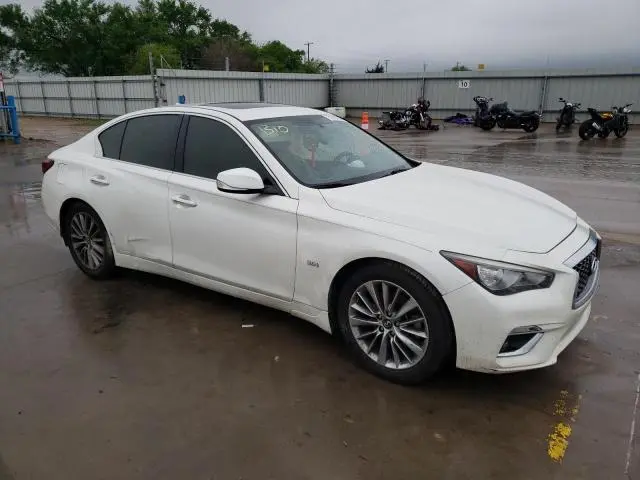 2018 INFINITI Q50 LUXE  