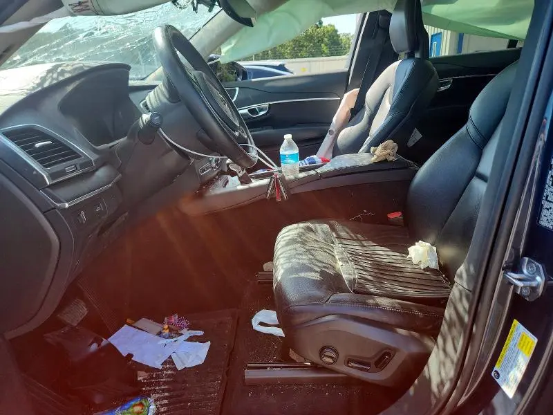 2020 VOLVO XC90 T5 MOMENTUM  