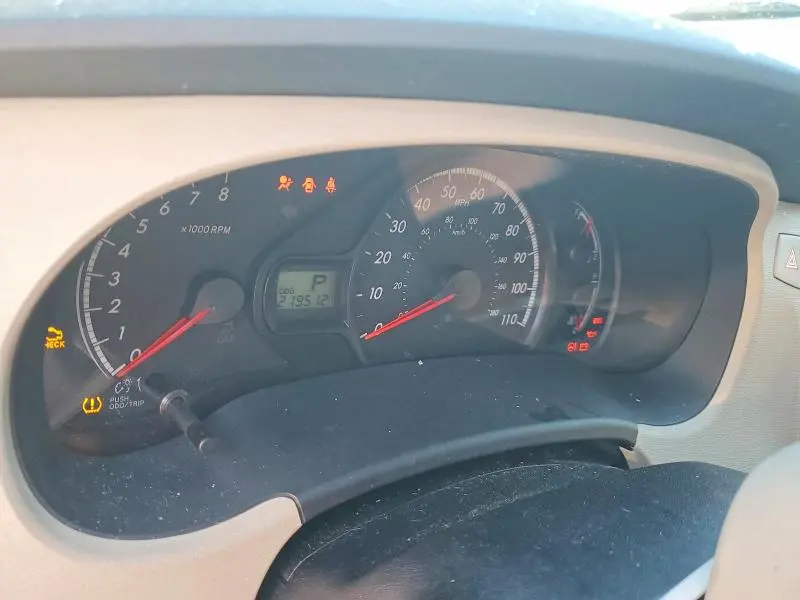 2011 TOYOTA SIENNA LE  