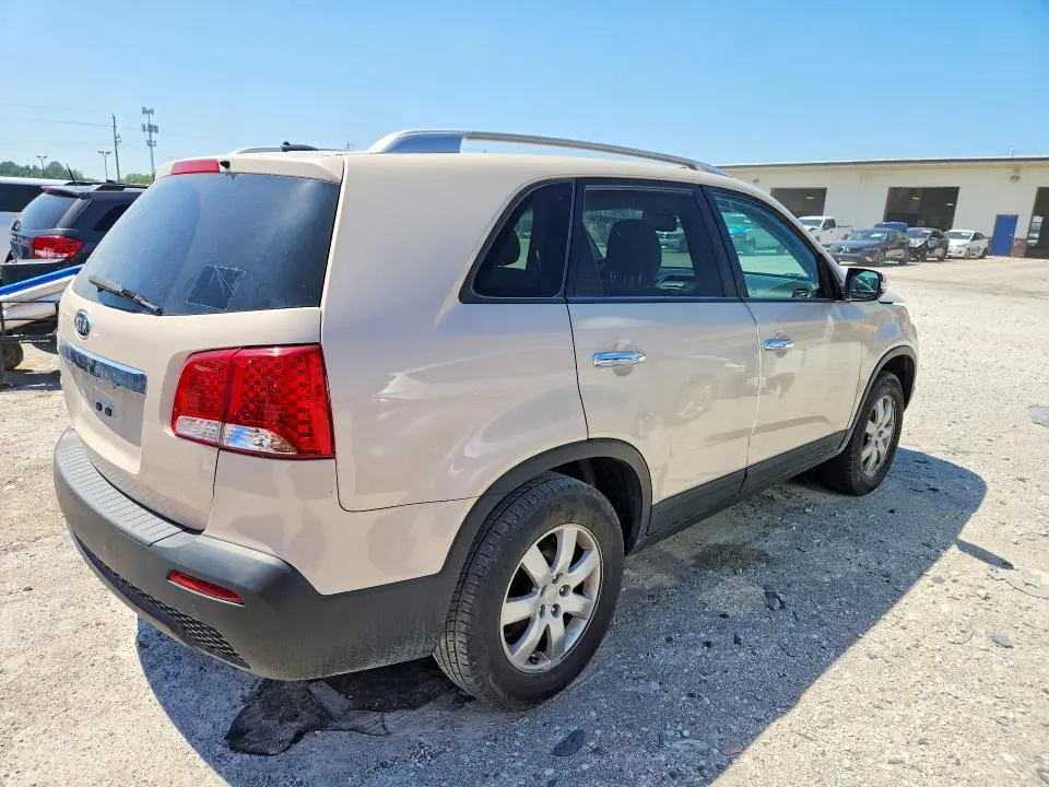 2011 KIA SORENTO LX  