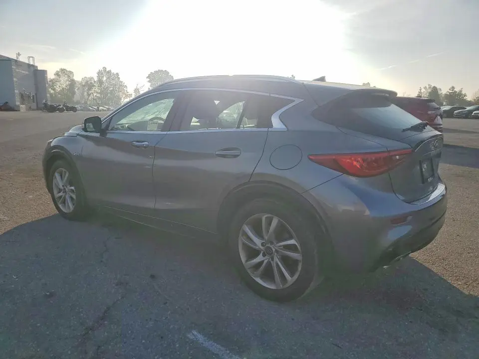 2019 INFINITI QX30 LUXE  
