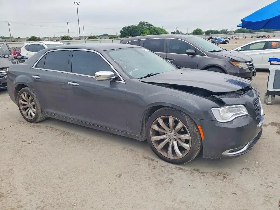 2019 CHRYSLER 300 LIMITED  