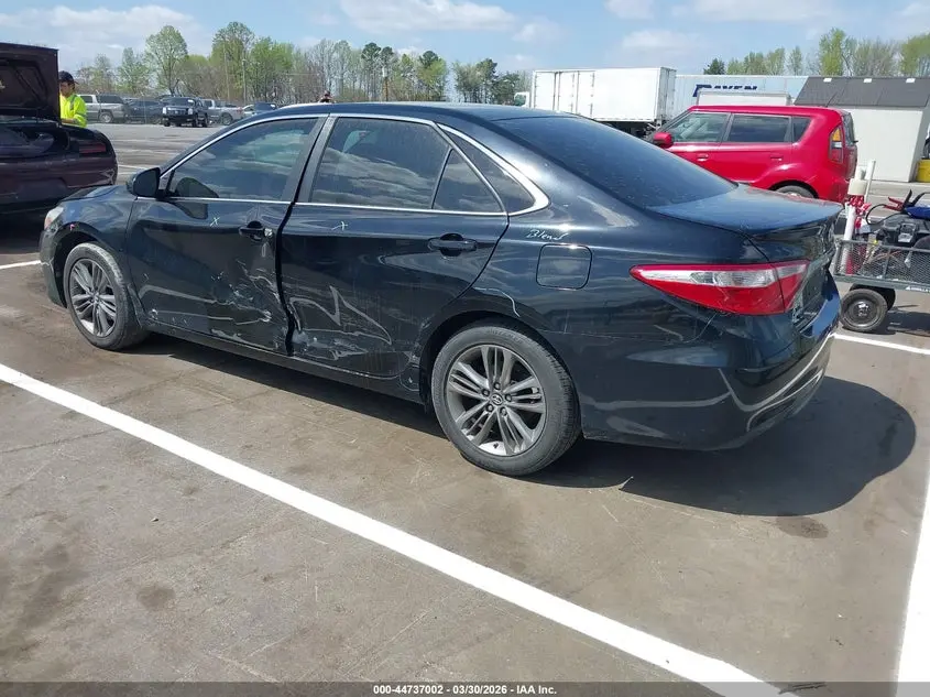 2016 TOYOTA CAMRY SE