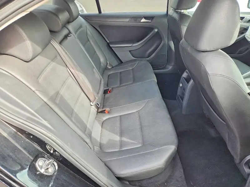 2012 VOLKSWAGEN JETTA SE  