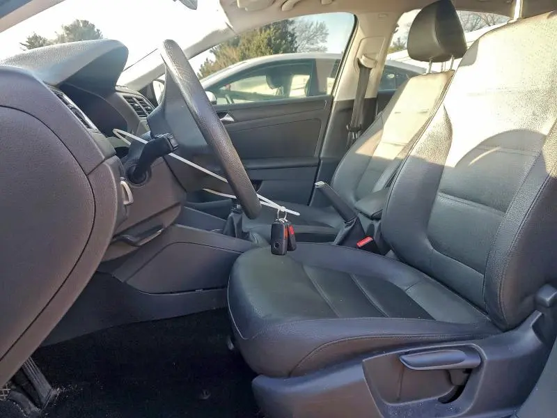 2012 VOLKSWAGEN JETTA SE  