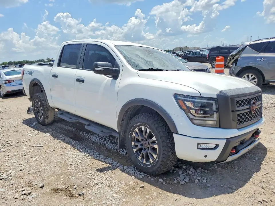 2023 NISSAN TITAN PRO-4X  