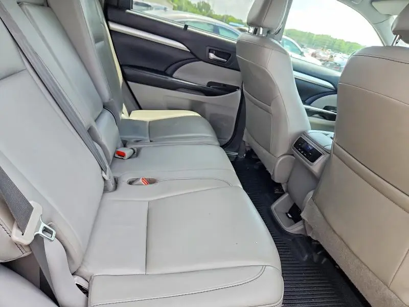 2018 TOYOTA HIGHLANDER XLE  
