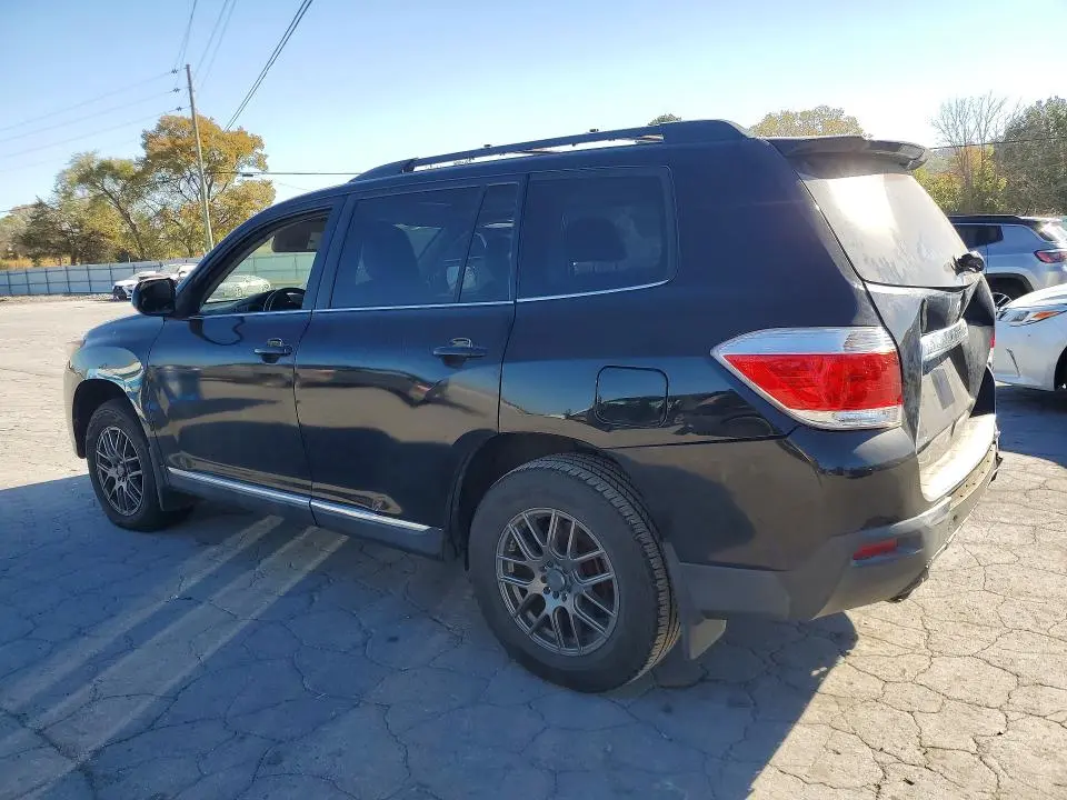 2012 TOYOTA HIGHLANDER SE  