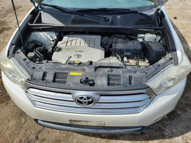 2013 TOYOTA HIGHLANDER PLUS  