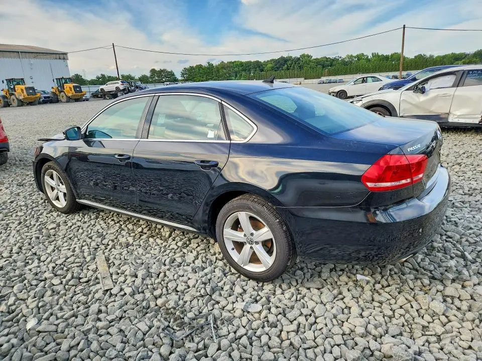 2013 VOLKSWAGEN PASSAT SE  