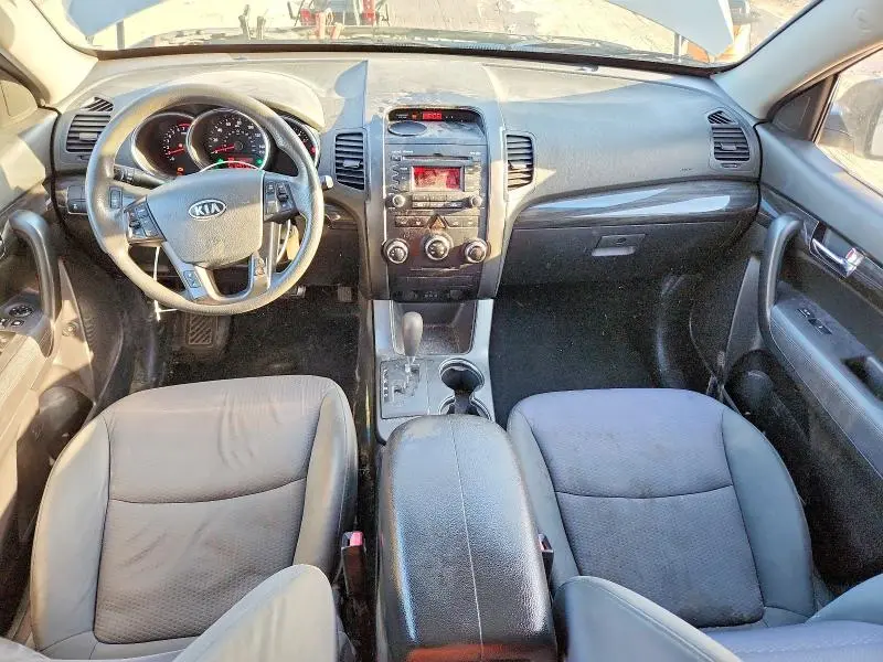 2013 KIA SORENTO LX  