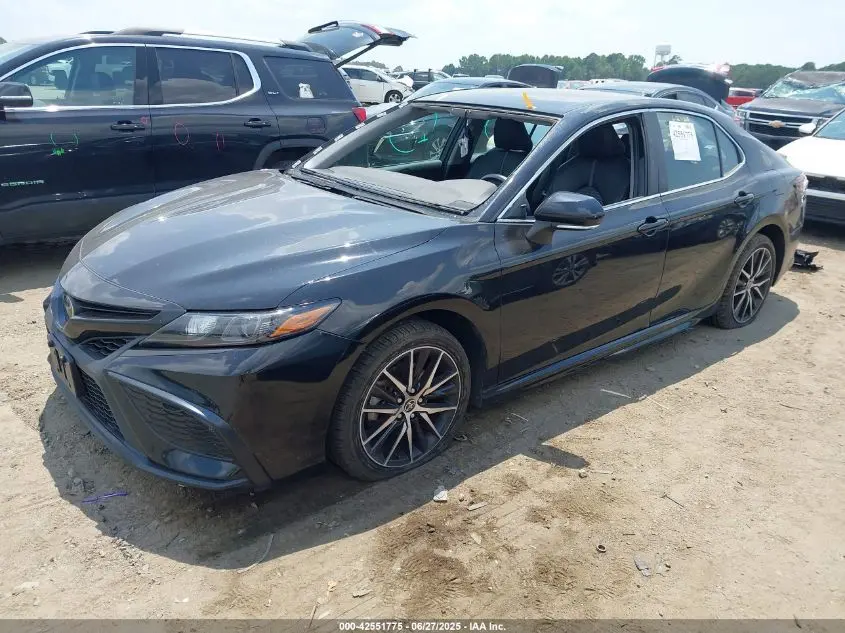 2022 TOYOTA CAMRY SE