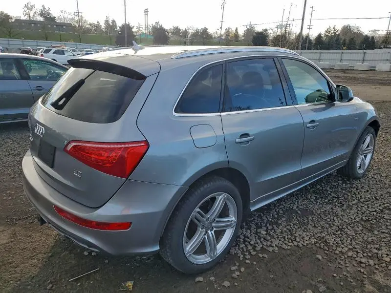 2010 AUDI Q5 PREMIUM PLUS  