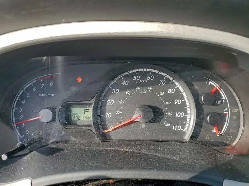 2011 TOYOTA SIENNA LE 8-PASSENGER  