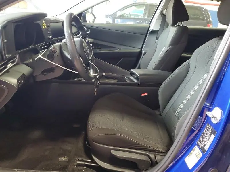 2023 HYUNDAI ELANTRA SE  