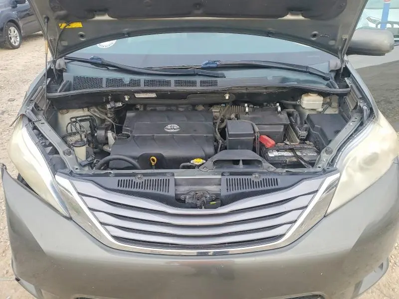 2011 TOYOTA SIENNA XLE 8-PASSENGER  