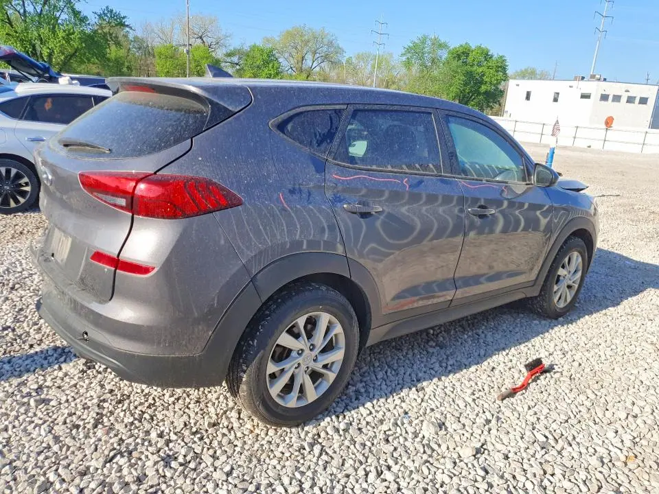 2021 HYUNDAI TUCSON SE  