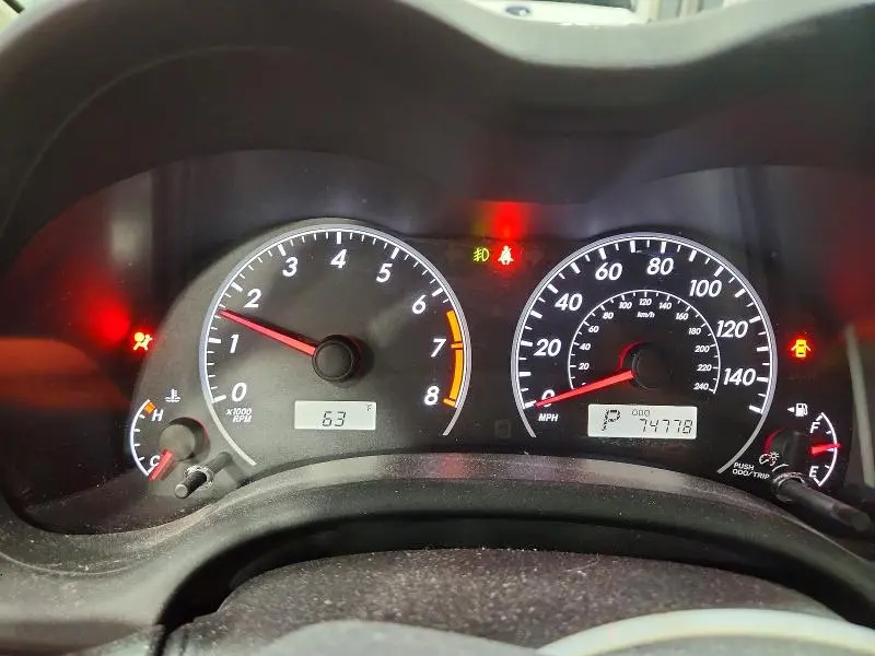 2013 TOYOTA COROLLA LE  
