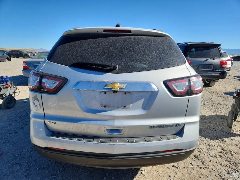 2016 CHEVROLET TRAVERSE LS  