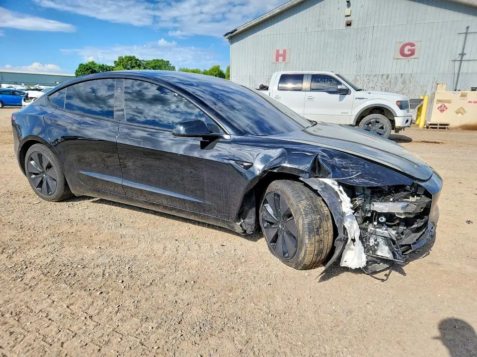 2025 TESLA MODEL 3   