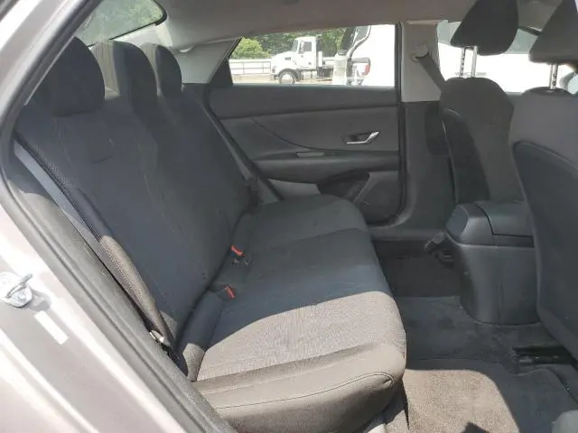 2023 HYUNDAI ELANTRA SE  