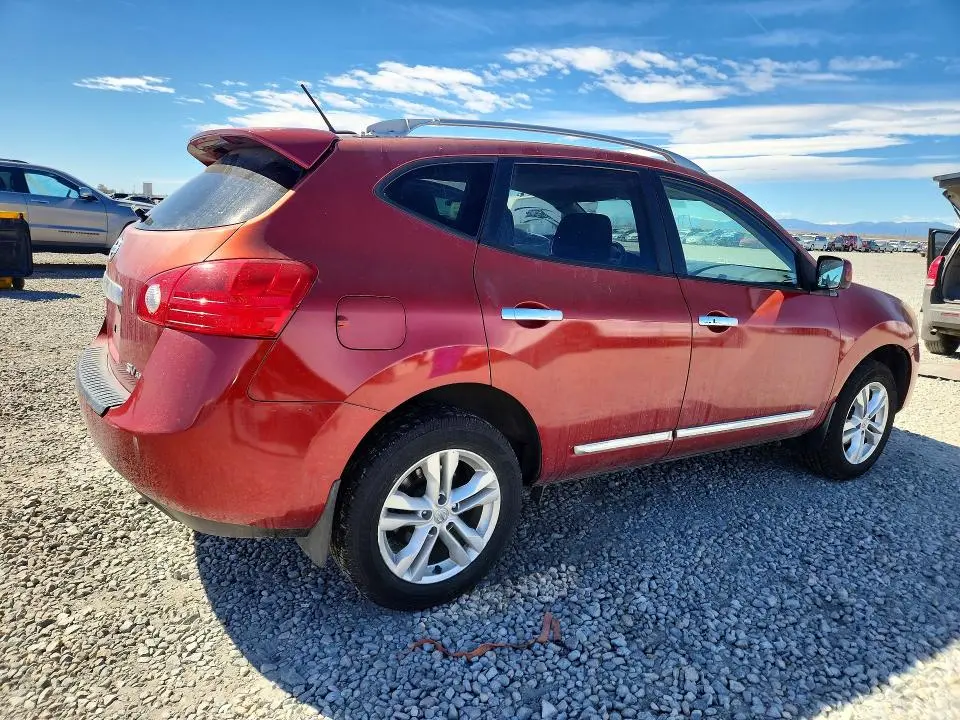 2013 NISSAN ROGUE S  