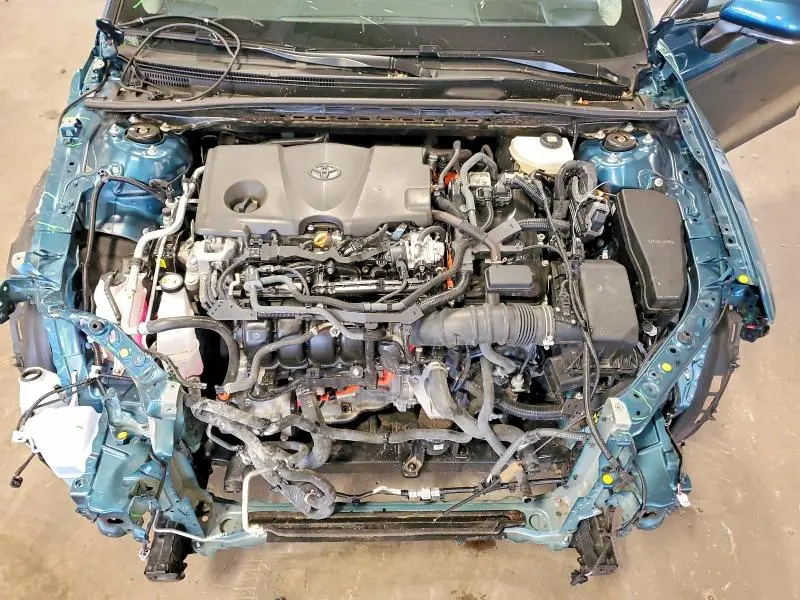2025 TOYOTA CAMRY XLE  
