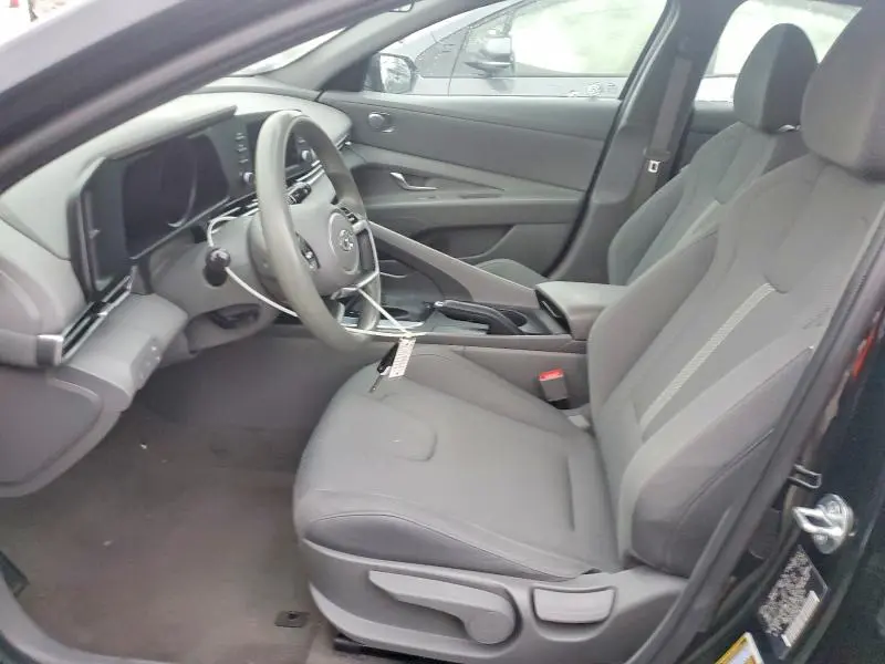 2023 HYUNDAI ELANTRA SE  