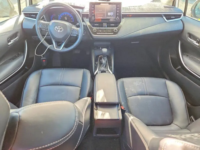 2021 TOYOTA COROLLA XLE  