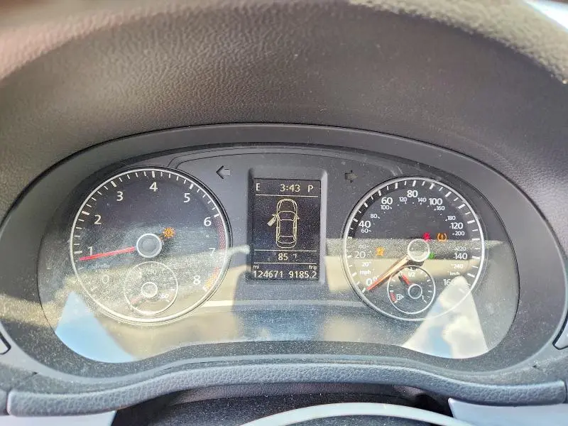 2013 VOLKSWAGEN PASSAT SE  