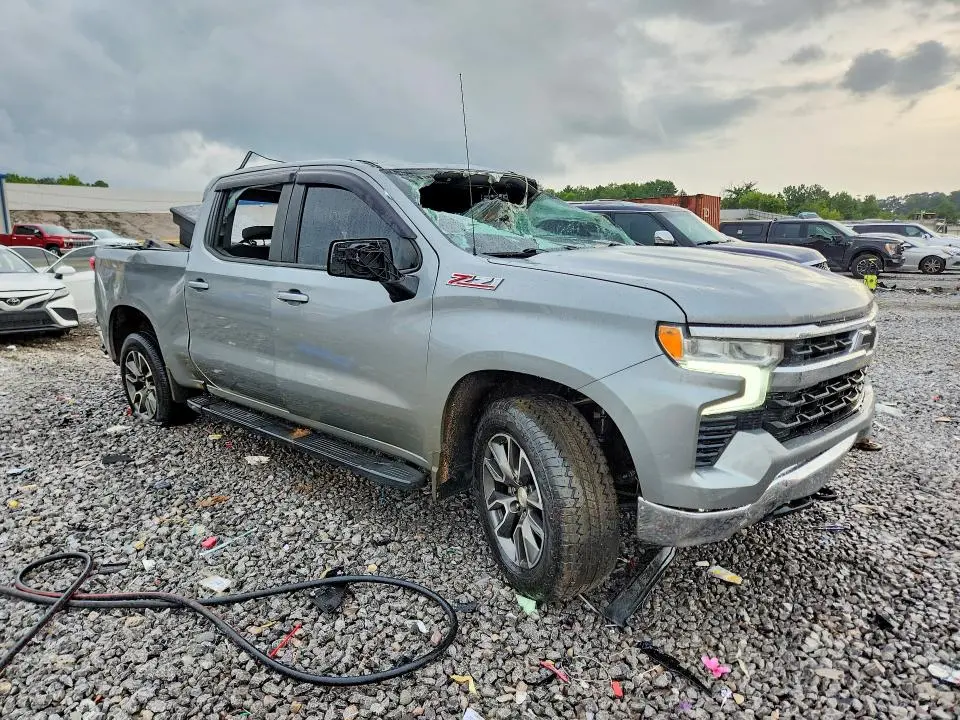 2024 CHEVROLET SILVERADO K1500 LT  