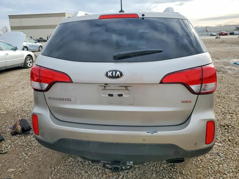 2015 KIA SORENTO LX  