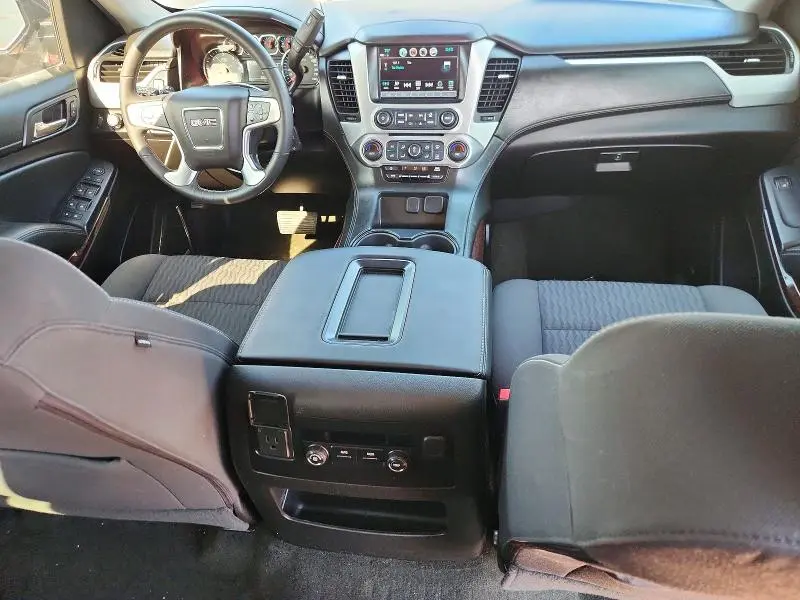 2017 GMC YUKON XL K1500 SLE  