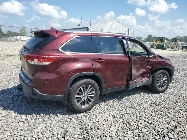 2019 TOYOTA HIGHLANDER SE  