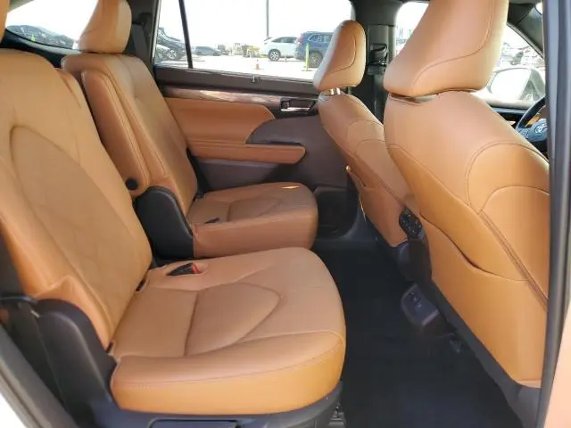 2020 TOYOTA HIGHLANDER PLATINUM  