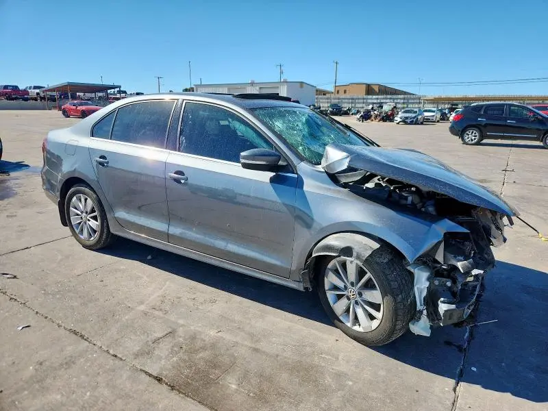 2016 VOLKSWAGEN JETTA SE  