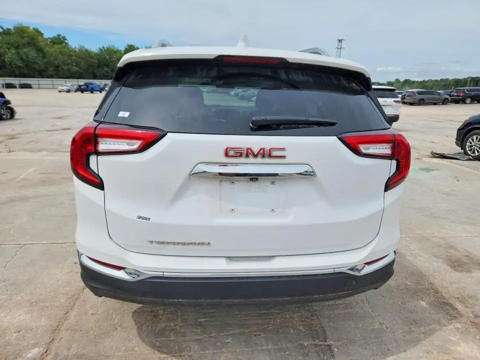 2022 GMC TERRAIN SLT  
