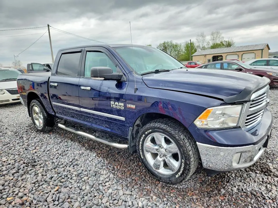2018 RAM 1500 SLT  
