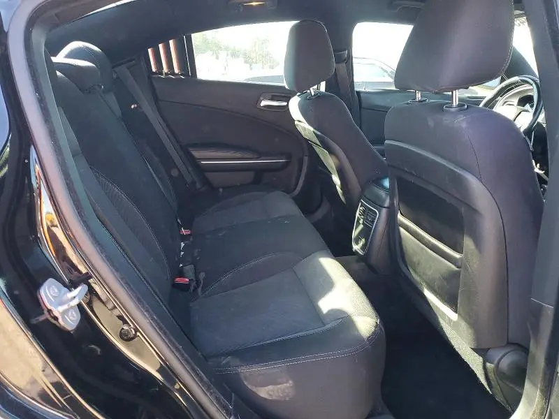 2015 DODGE CHARGER SE  